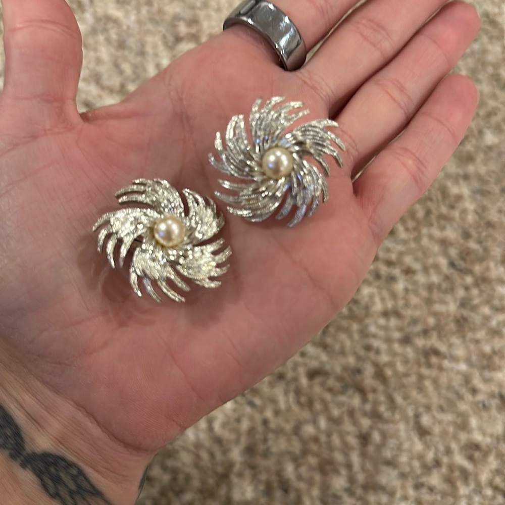 Vintage pearl clip on earrings